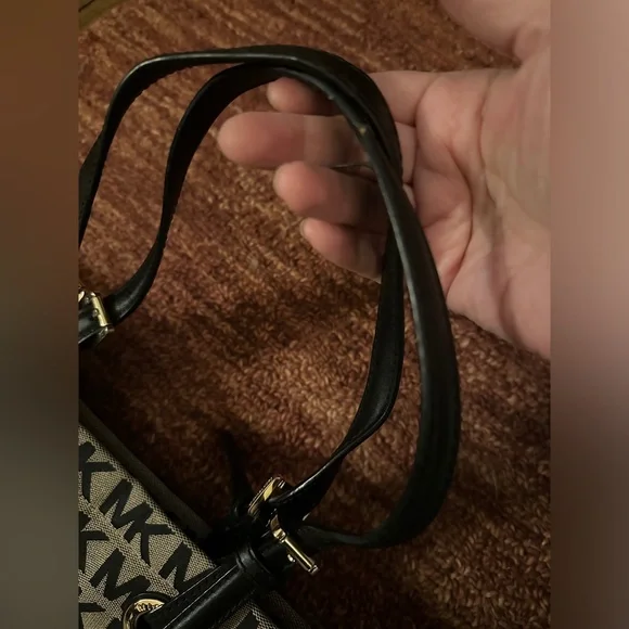 Michael Kors Tote Bag - Picture 4 of 11